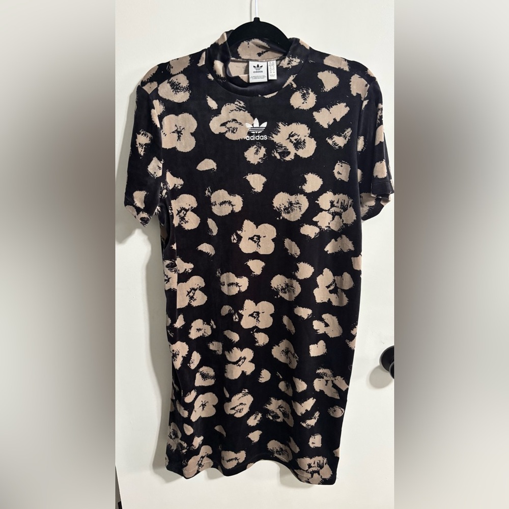 Adidas Black and Cream Patterned T-Shirt Dress